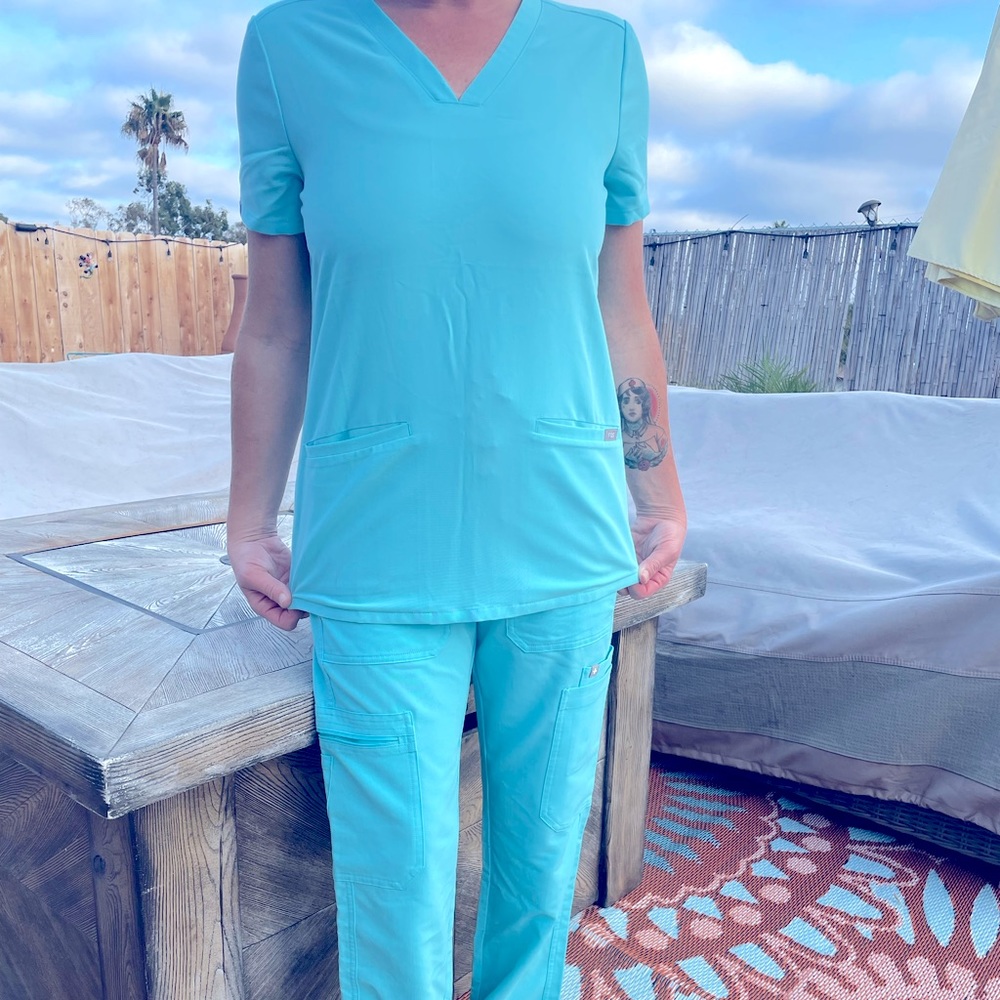 XS Technical Collection FIGS scrubs